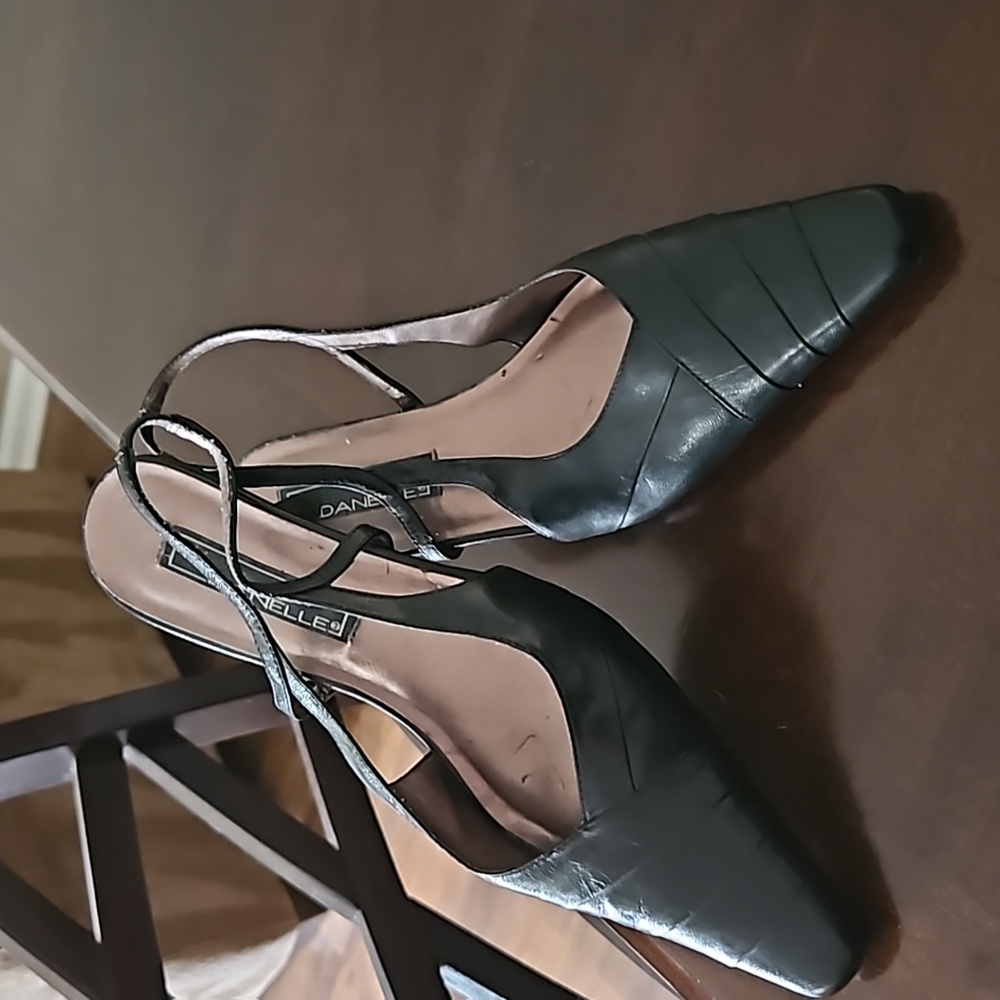 Size 7 1/2 black shoes